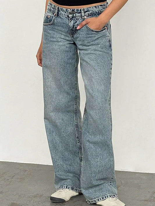 Woman wearing Daphne vintage baggy wide leg jeans