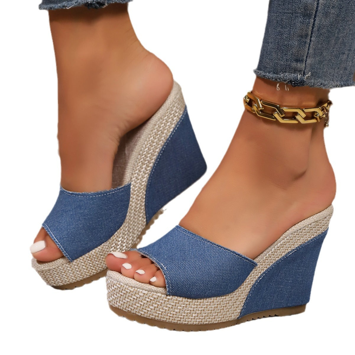 Women's raffia wedge slides