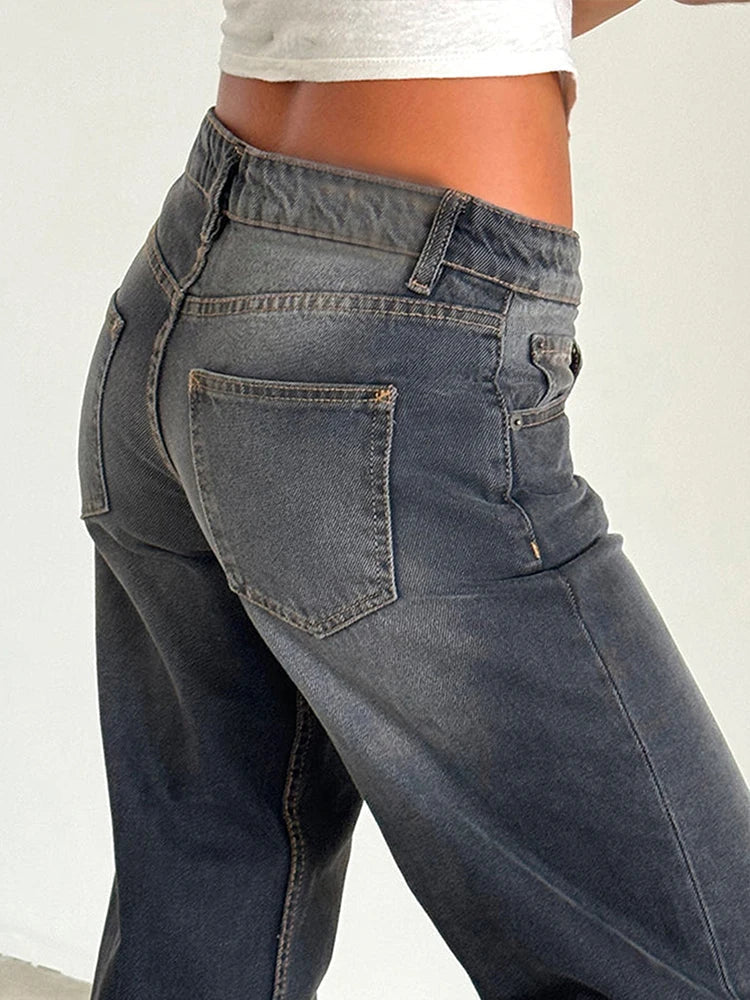 Woman wearing Daphne vintage baggy wide leg jeans
