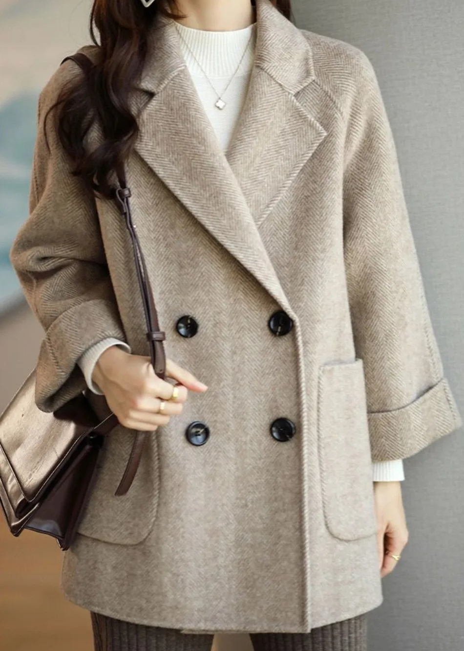 Oversized Trench Coat for women, detail view.