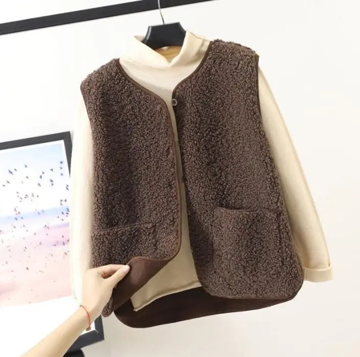 Relaxed Fit Vest for women, detail view.