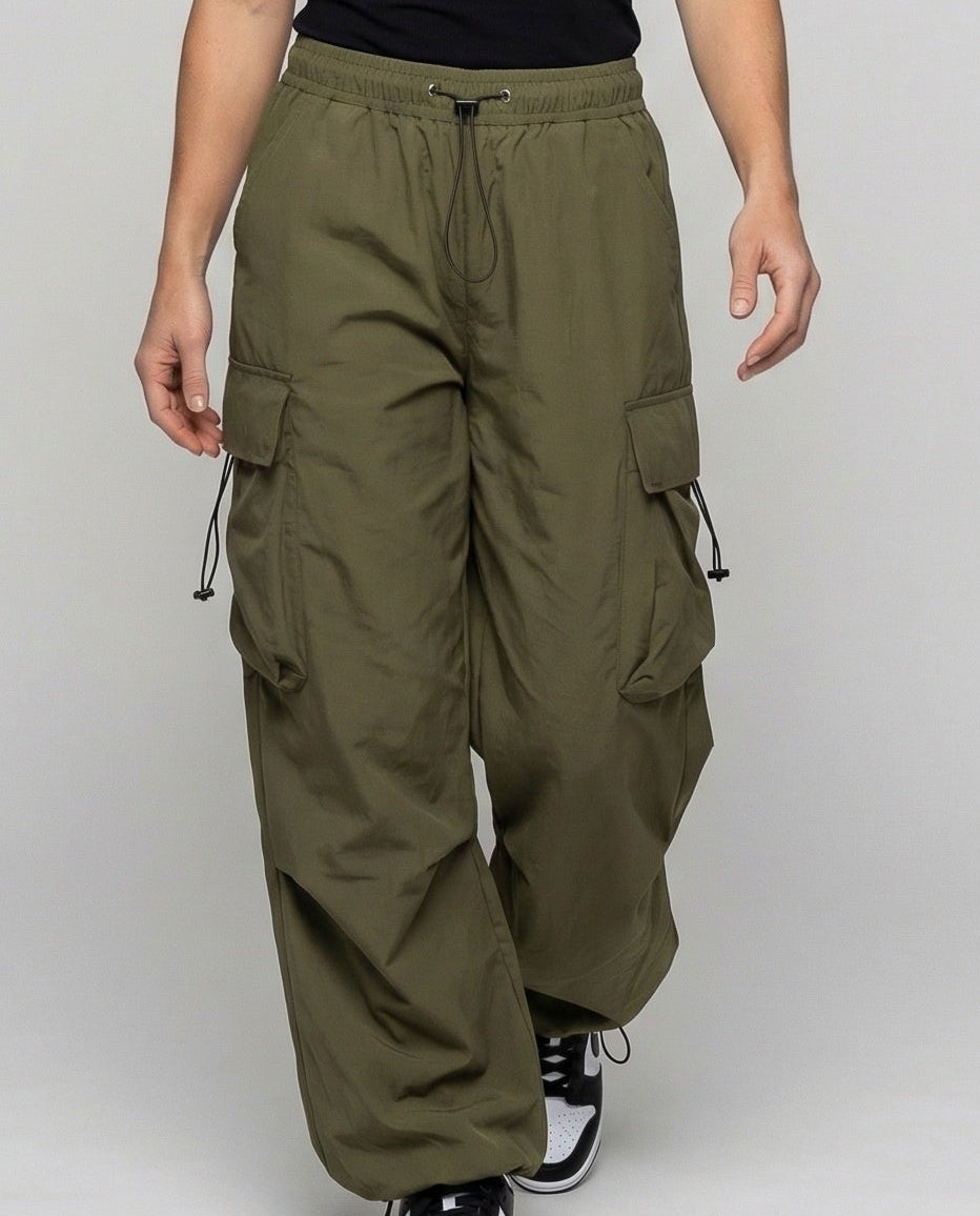 Utility Cargo Pants for women, detail view.