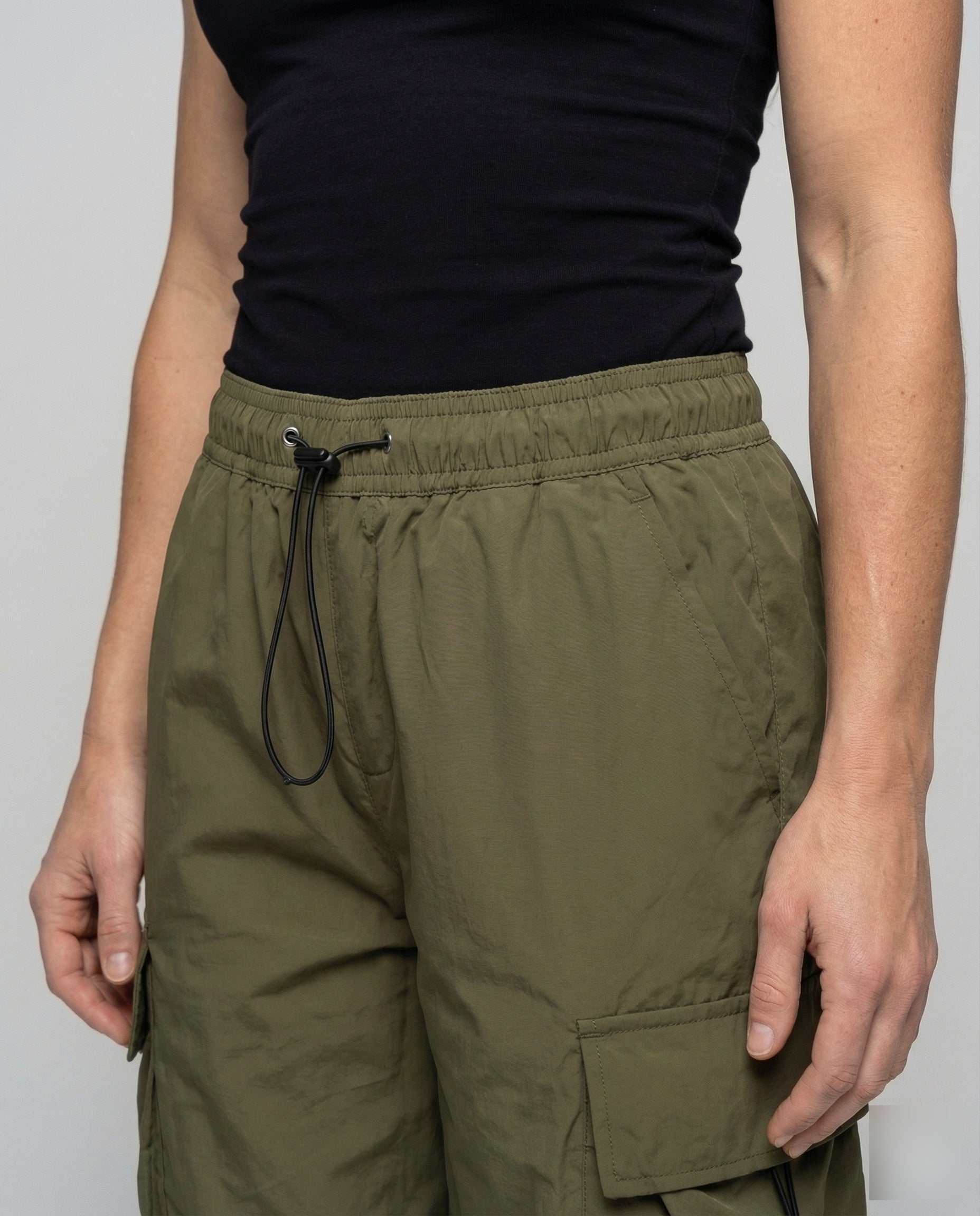 Utility Cargo Pants for women, detail view.