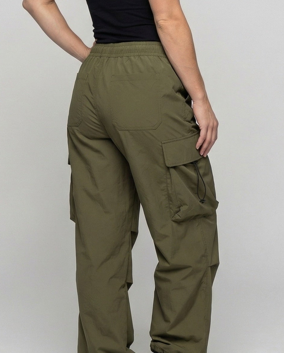 Utility Cargo Pants for women, detail view.