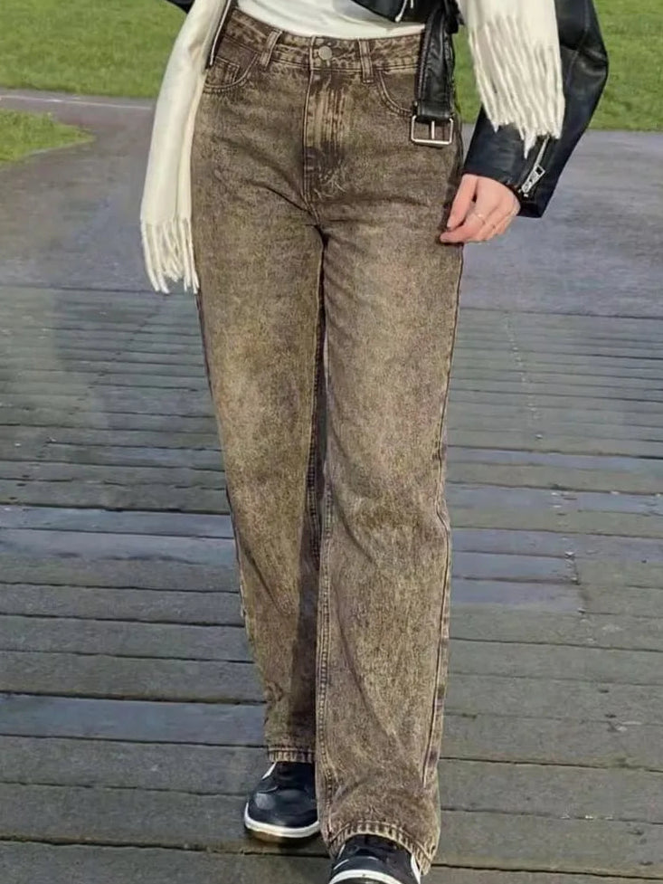 Woman wearing Liana relaxed mid rise straight leg jeans