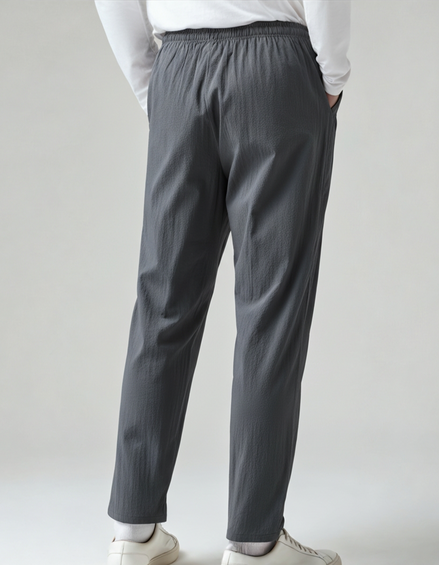 Woman wearing high waist linen pants