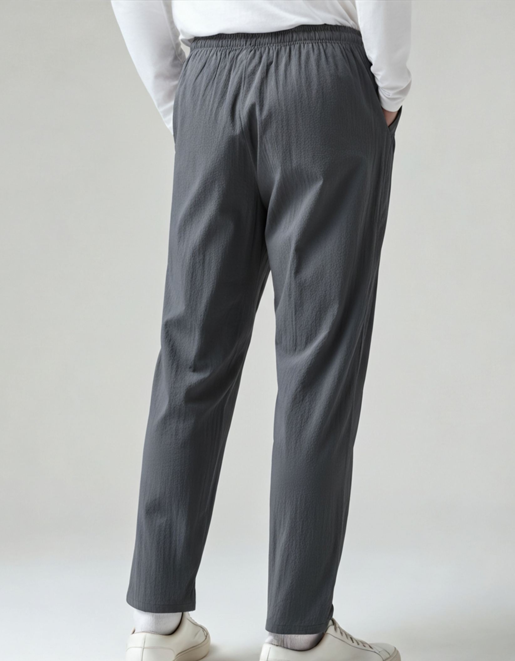 Woman wearing high waist linen pants