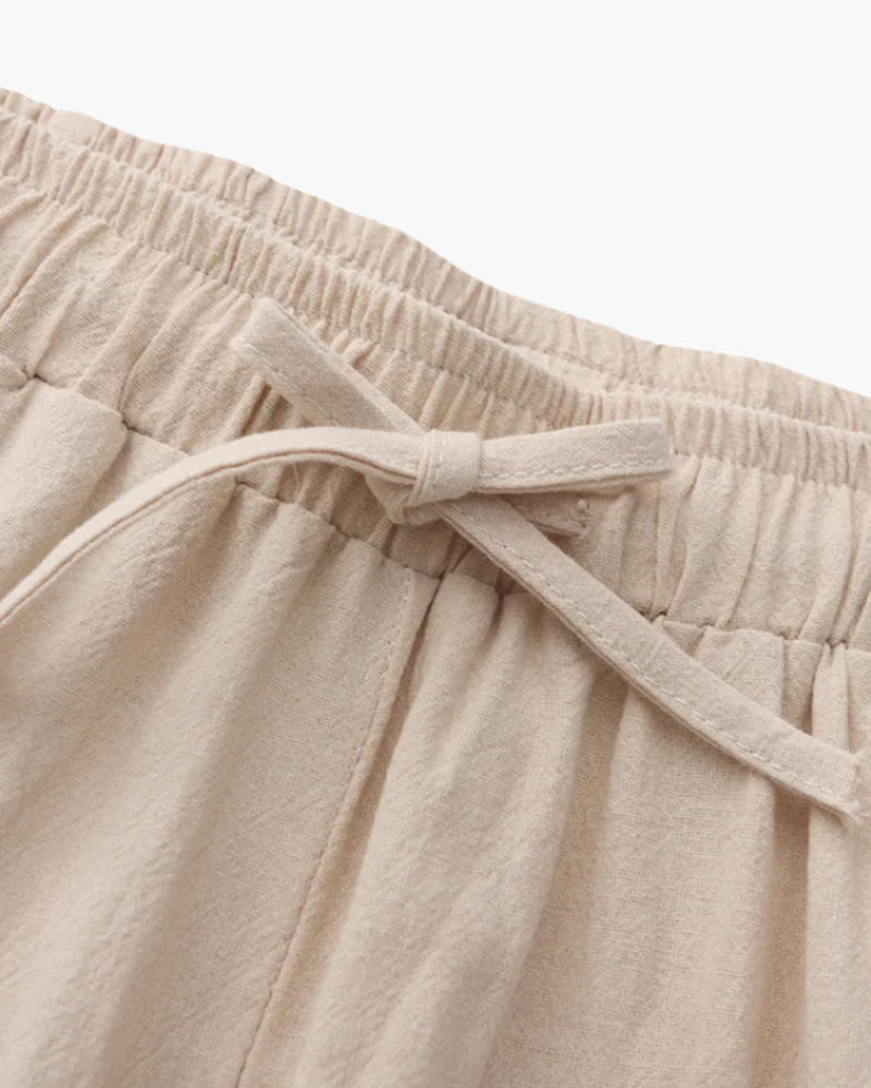 Woman wearing high waist linen pants