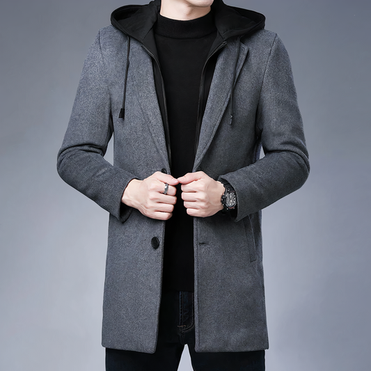 Man wearing a single breasted trench coat