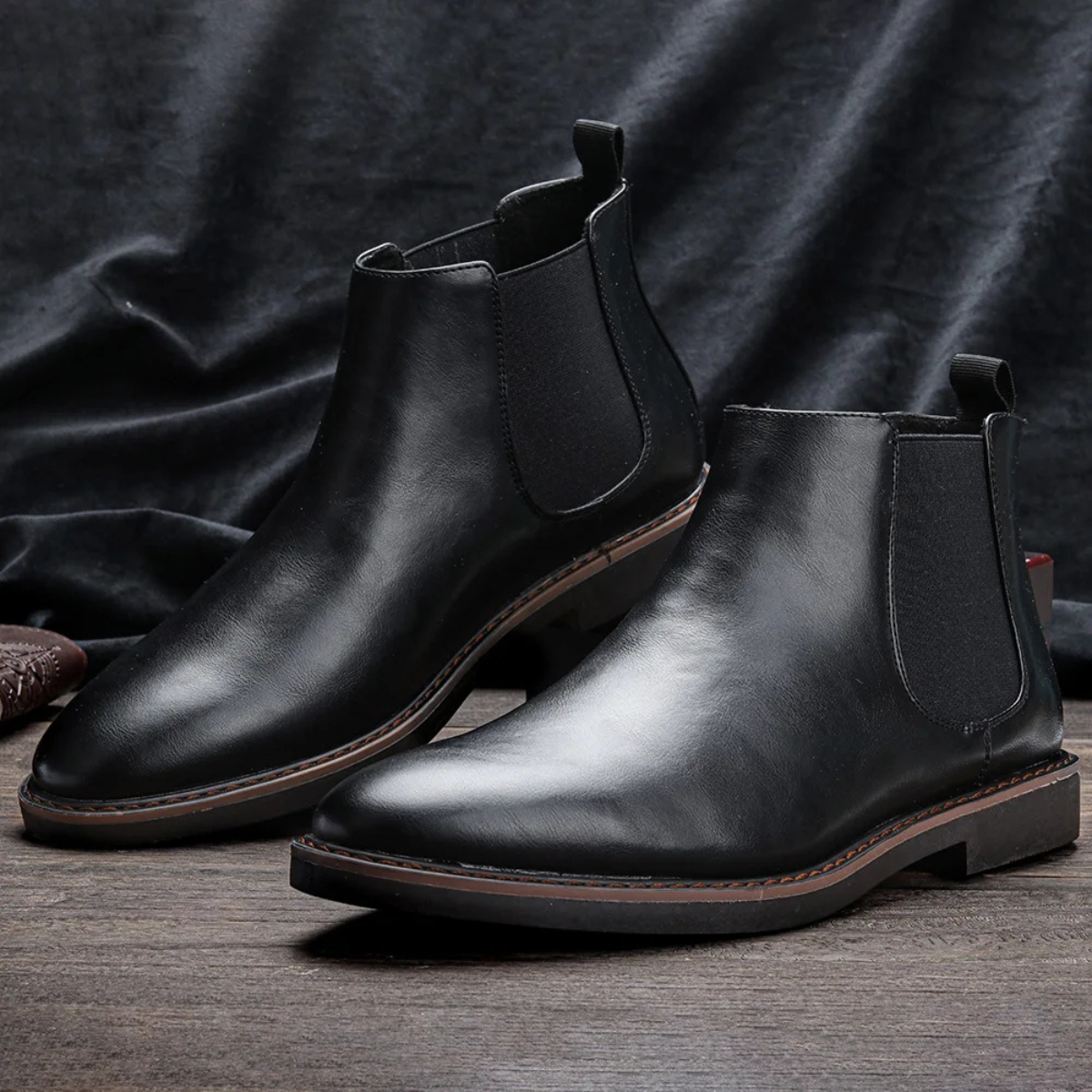 Men's Almond Toe Chelsea Boots
