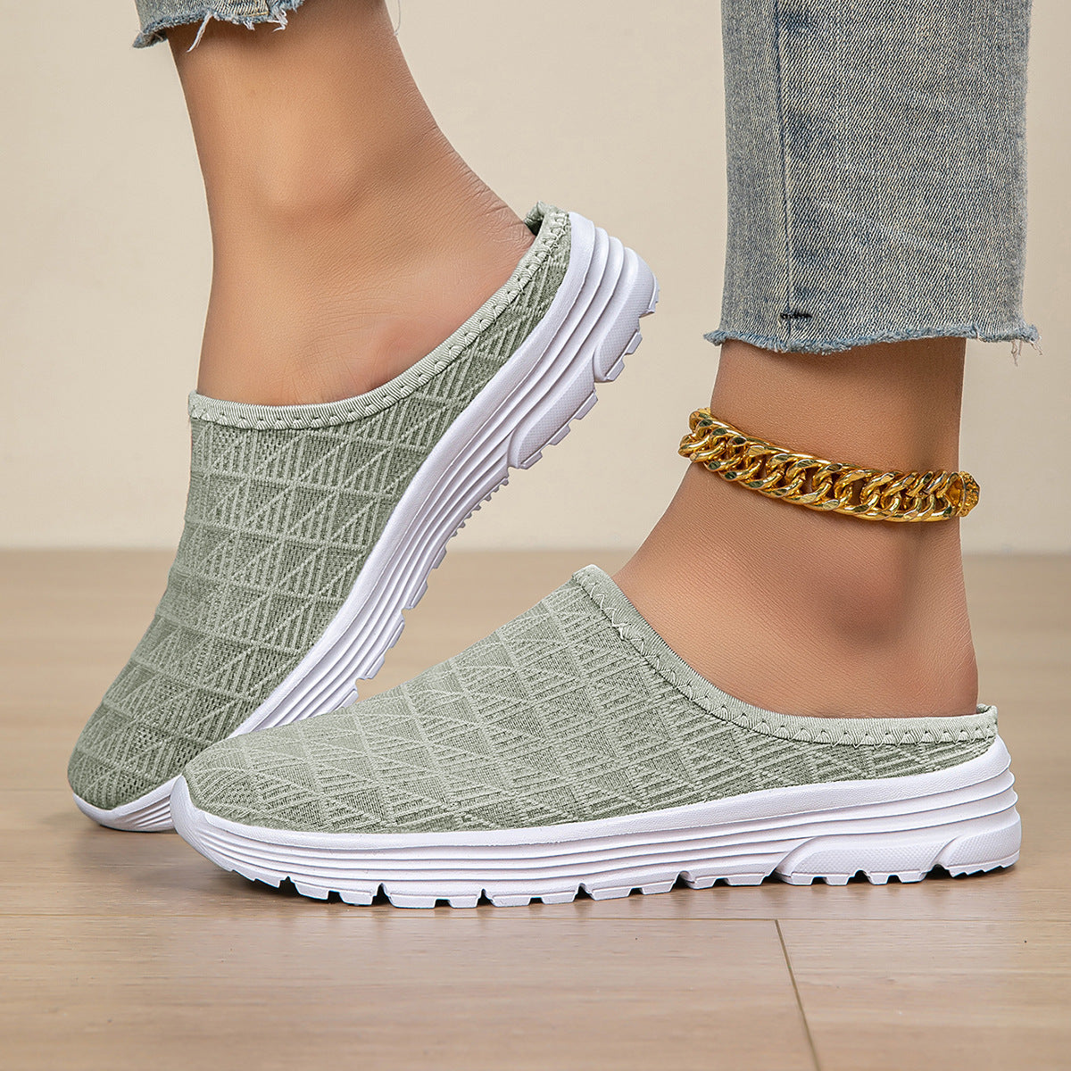Diamond mesh slides