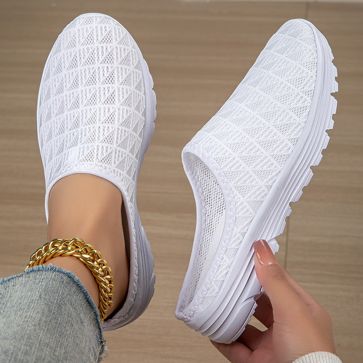 Diamond mesh slides