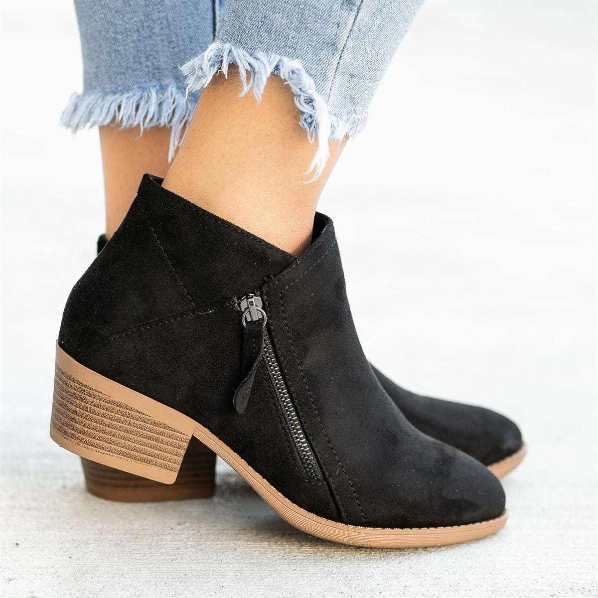 Women's Almond Toe Ankle Boots in Black